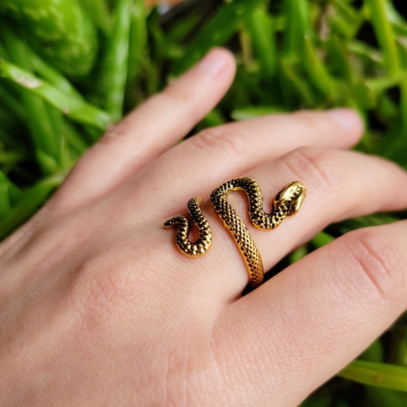New Classic Gold Snake Ring - Picture 8 of 11